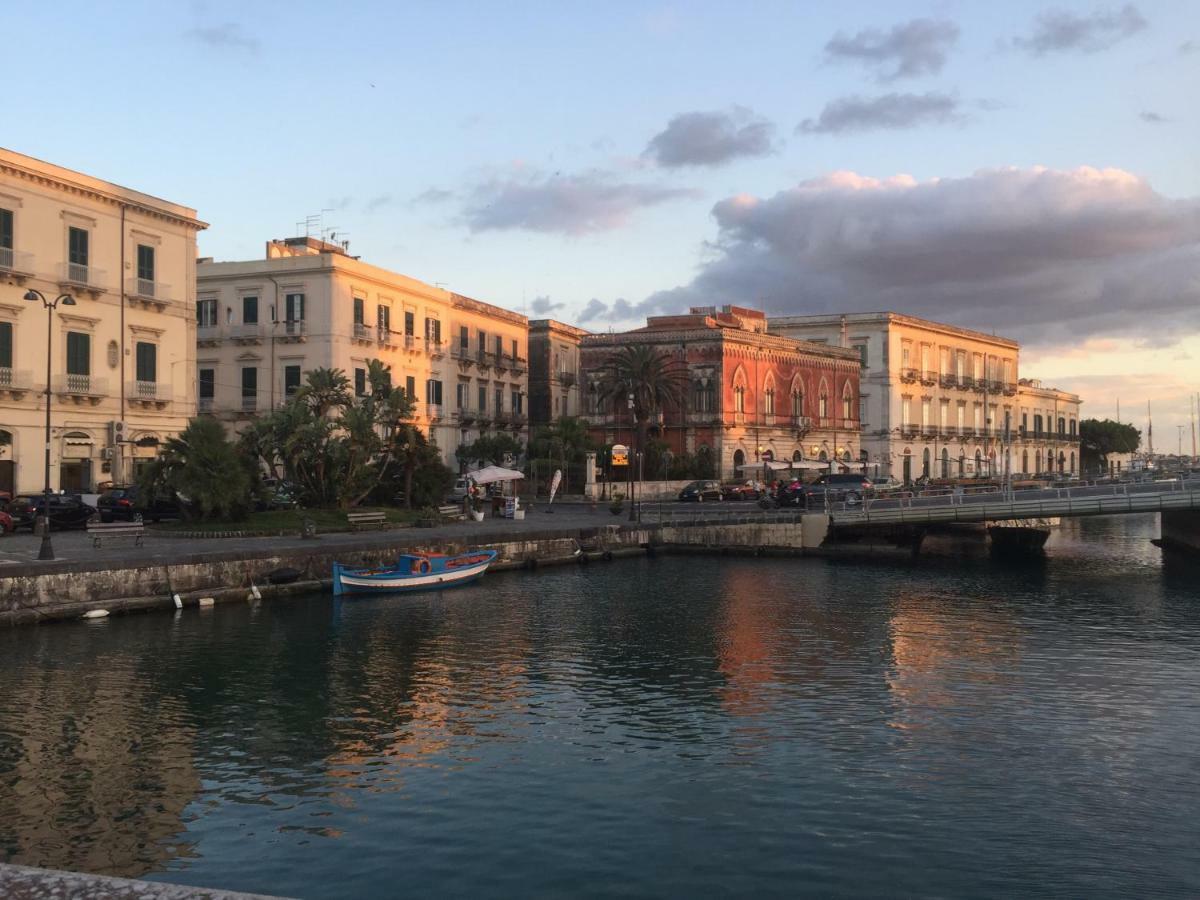 Il Conte Di Cavour Apartment Syracuse Ngoại thất bức ảnh